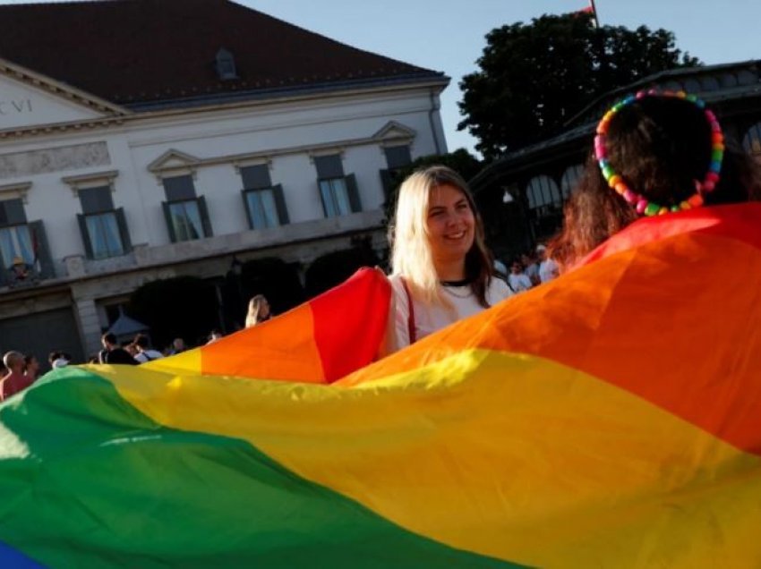 Hyn në fuqi ligji “anti-LGBT” në Hungari, BE e kritikon