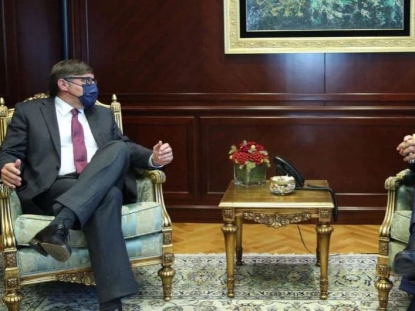 Palmer në Mal të Zi takohet me presidentin Gjukanoviç