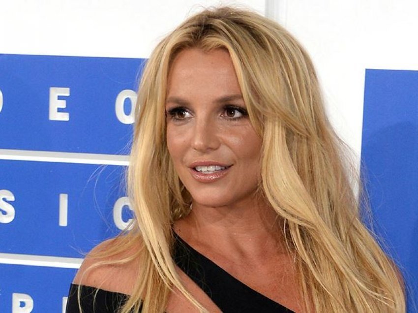 “Je dhjamosur shumë, do të të fus në dietë”, abuzimet e të atit me Britney-n