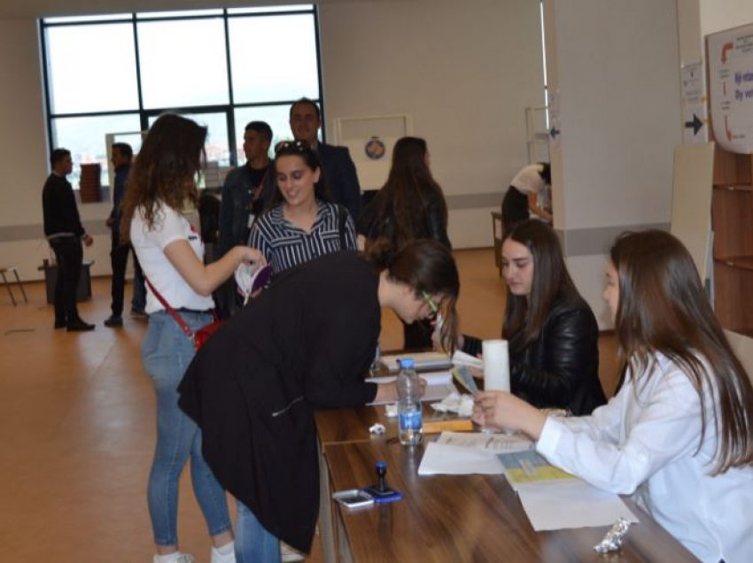 Shtyhet afati për regjistrim e studentëve në Universitetin e Prishtinës