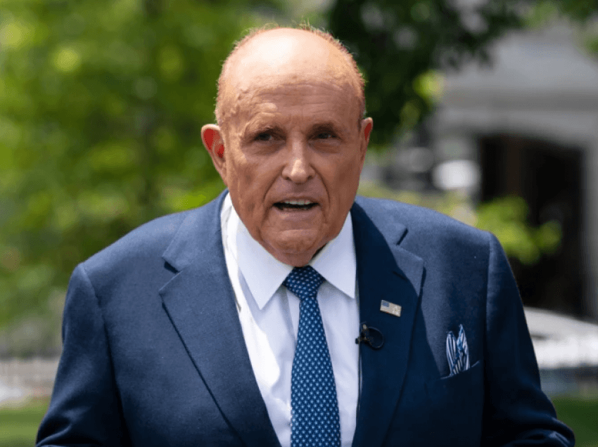 Rudy Giulianit i pezullohet liçenca e avokatit në Uashington