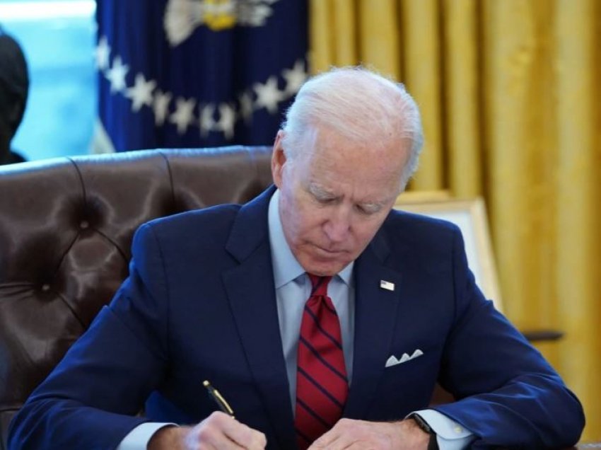 Biden nënshkruan urdhrin që shënjestron kompanitë e mëdha teknologjike