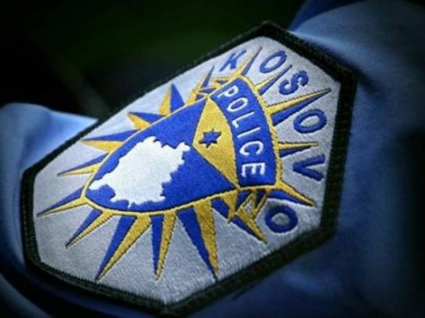 Mitrovicasi sulmon zyrtarët policorë