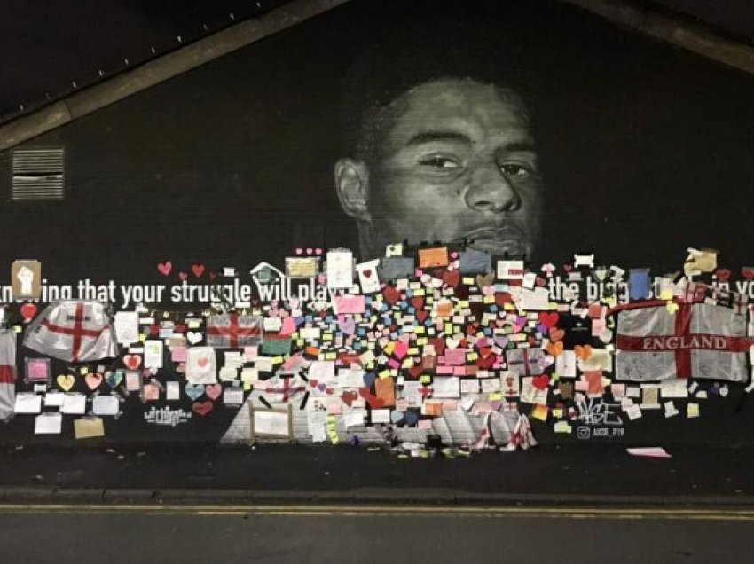Piktura murale e Rashford mbulohet me zemra pas abuzimit racist…