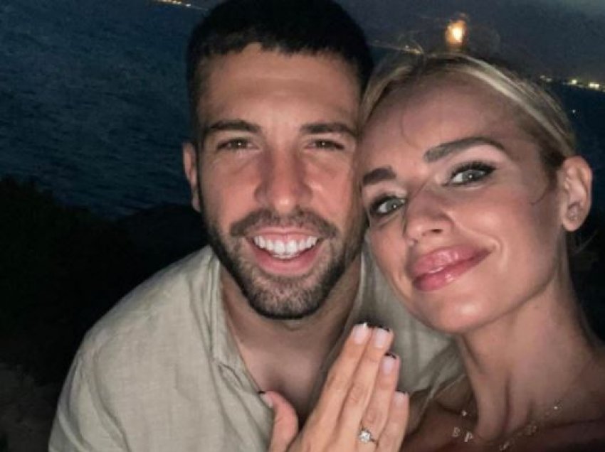 Futbollisti i Barcelonës pas 6 viteve në lidhje, merr guximin dhe i propozon të dashurës 