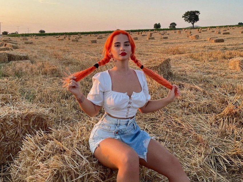 Rina Balaj në imazhet e reja shihet me flokë portokalli të ndezura