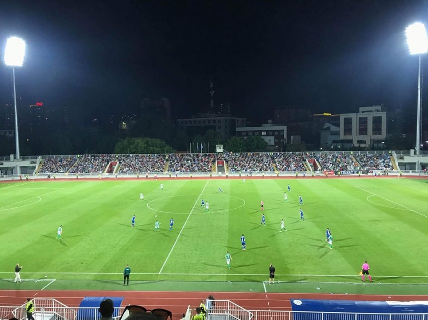 Qeveria e Kosovës lejon 30 për qind të tifozëve në stadiume
