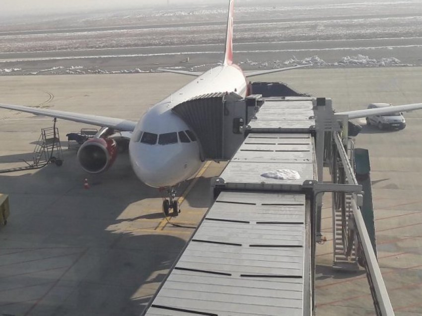 Dy aeroplanë gati përplasen në Aeroportin e Prishtinës