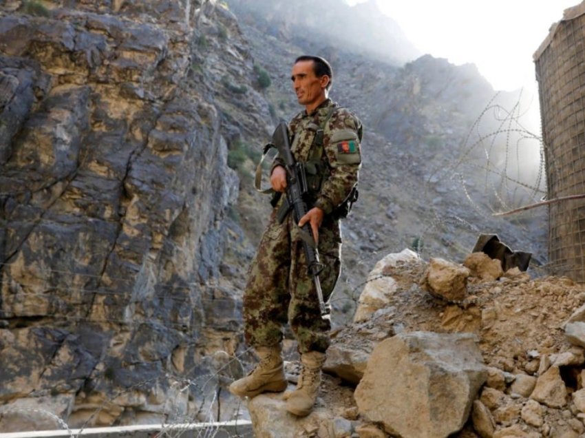 Kina drejton sytë nga Afganistani teksa zgjerohen luftimet