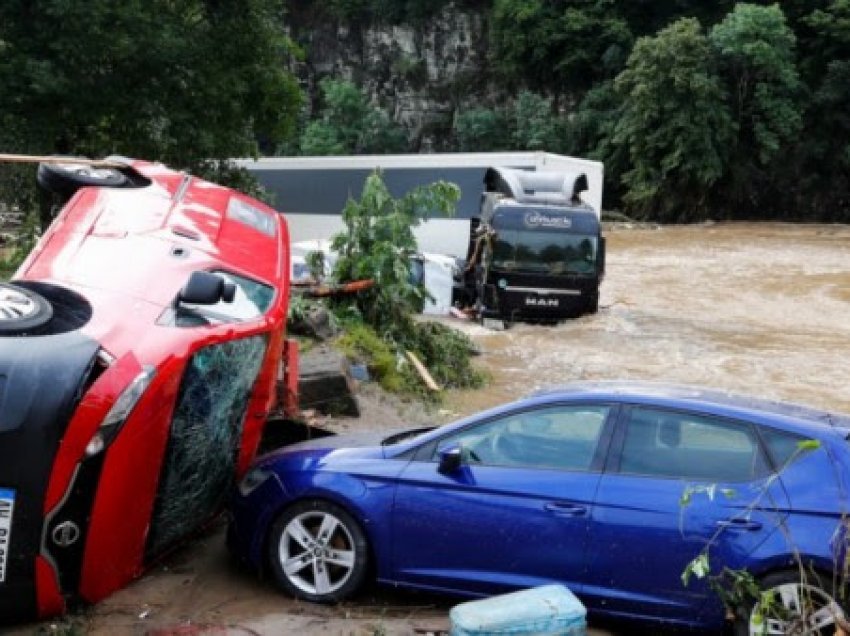 Mbi 40 të vdekur nga përmbytjet në Evropën Perëndimore