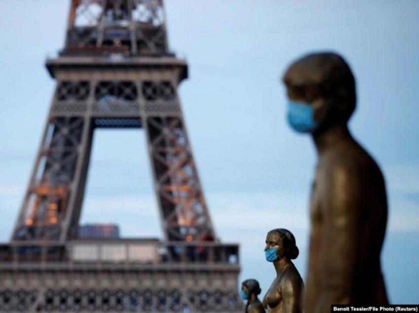 Kulla Eiffel rihapet pas mbylljes rekorde
