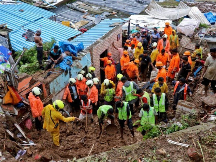 Edhe India përballet me katastrofën e shiut, 25 të vdekur për një ditë