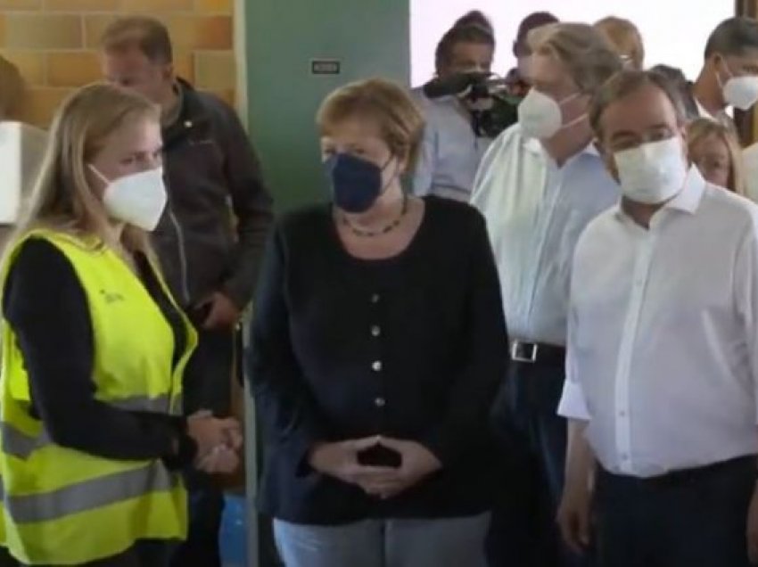 Merkel viziton sërish rajonin e përmbytur