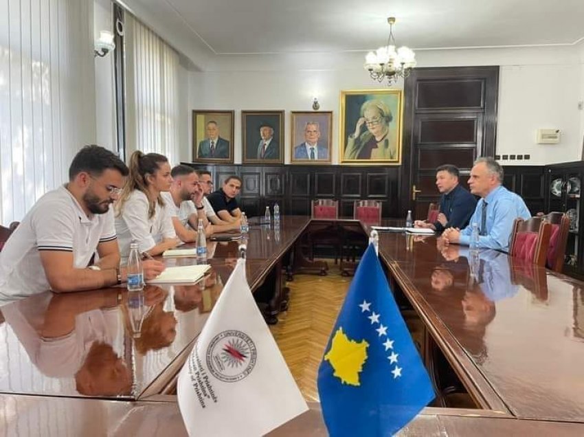 Parlamenti studentor takohet me rektorin e Universitetit të Prishtinës