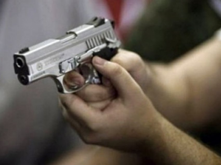 Policia në Vushtrri sekuestron një armë me gjashtë fishek, i dyshuari s’kishte leje për armë