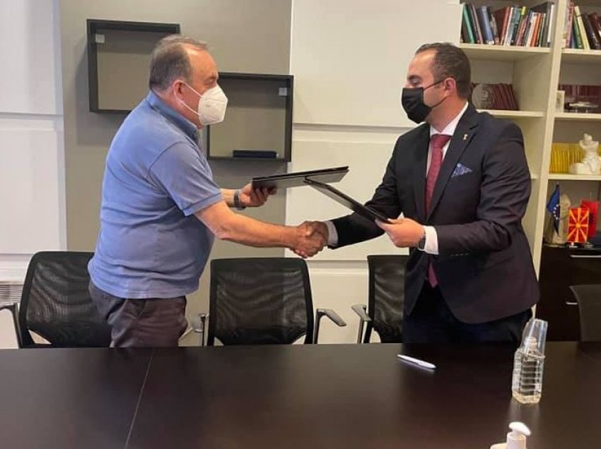 Shaqiri dhe Grujovski i nënshkruan ndryshimet Marrëveshjes kolektive të degëve