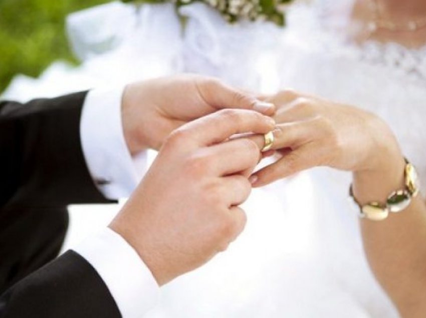 Përgjysmohen martesat me “të huaj”