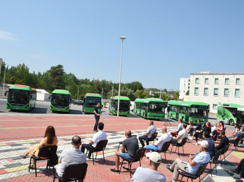 Veliaj prezanton flotën e parë të autobusëve “Go Green”