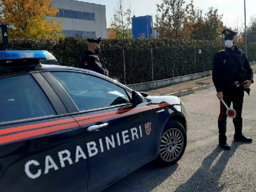 U konfliktua me klientët dhe rrahu motrën brutalisht, arrestohet shqiptari - bën për spital edhe 2 policë