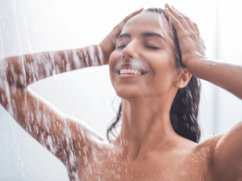 Ja si ndikon në shëndetin tuaj të lahesh me ujë të nxehtë apo ujë të ftohtë