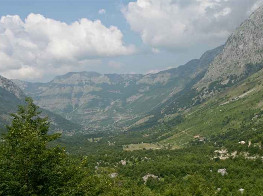Humbën në malin Moravë, gjenden babë e bijë, transportohen në Spitalin e Korçës