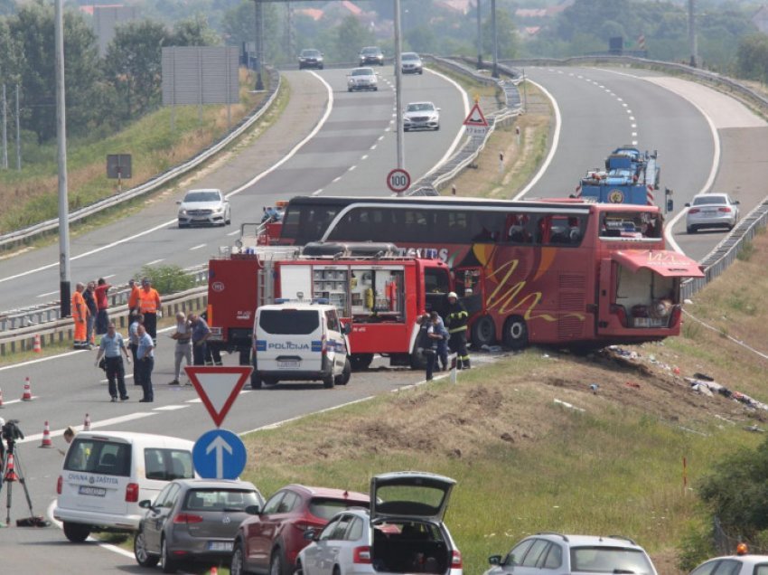 E rëndë: Aksidentohet autobusi nga Kosova në Kroaci, 10 të vdekur e 44 të lënduar