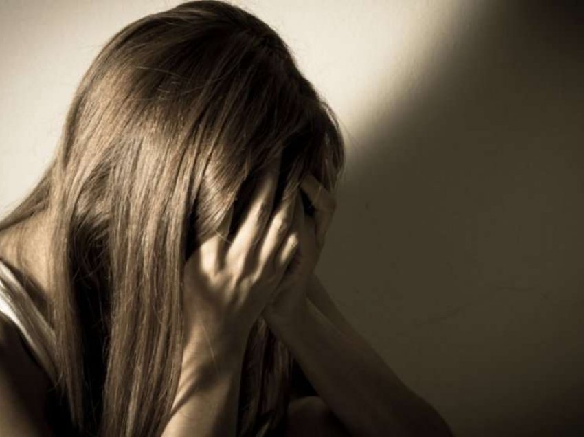 “E kanë shti n’klasë dhe...”, flet babai i 14-vjeçares që u sulmua seksualisht në Podujevë