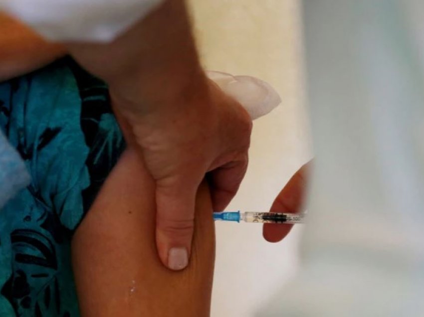 Vetëm 30 për qind e mësimdhënësve në Kosovë janë vaksinuar