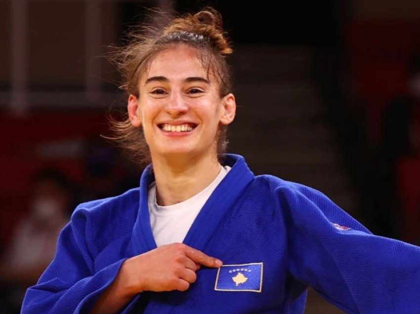 Çka raporton VOA për Nora Gjakovën që fitoi medalje të artë në Lojërat Olimpike?