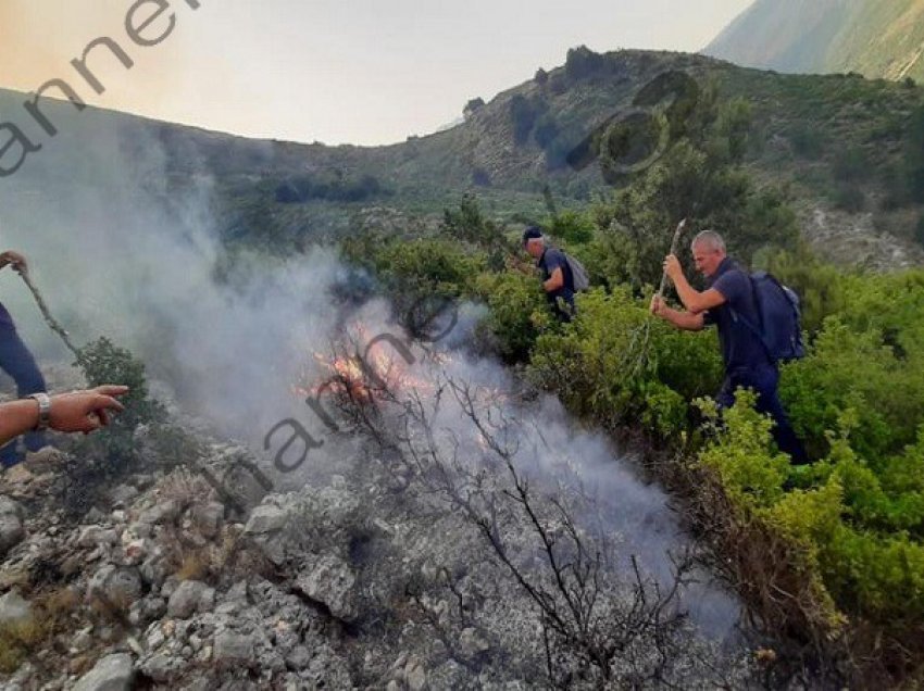 Mali i fshatit Dukat kaplohet nga zjarri