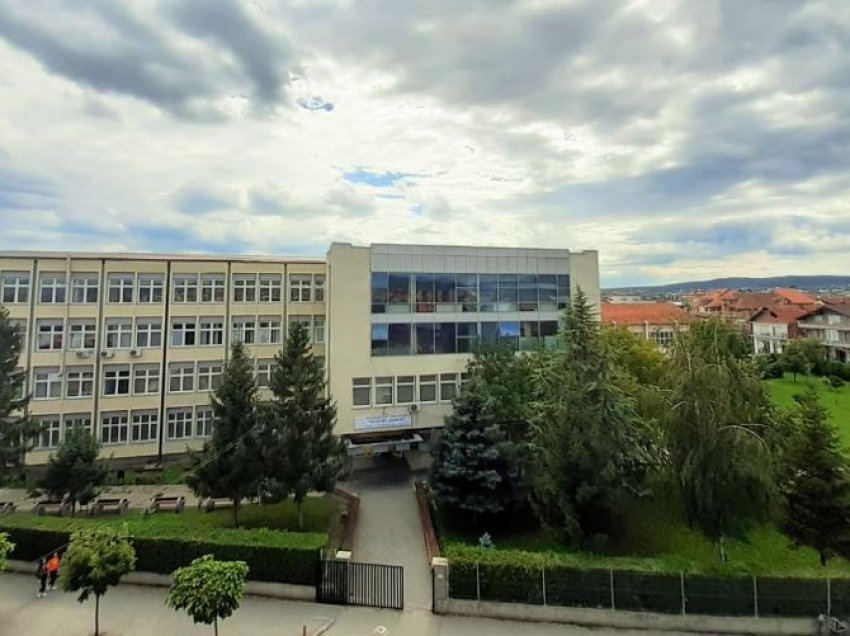 Universiteti Publik “Kadri Zeka” riakreditohet në nivel institucional