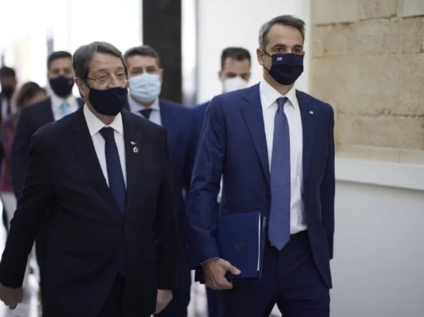 Kryeministri i Greqisë: Së shpejti do të shkruajmë fundin e pandemisë me armën e vaksinimit