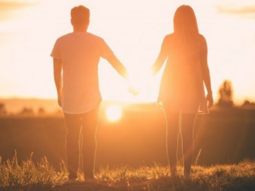 ​Hulumtimet zbulojnë cilin tipar e ndajnë çiftet më të lumtura