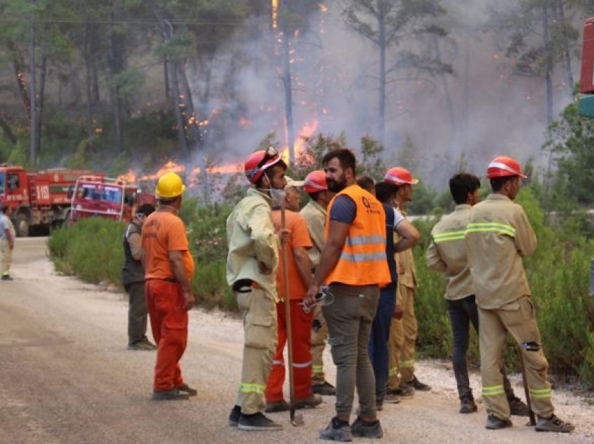 Zjarret në Turqi, nuk ka turistë të rrezikuar nga Maqedonia e Veriut