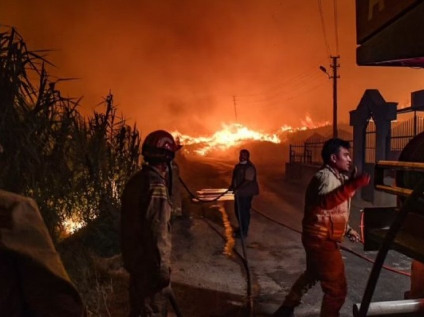 180 të lënduar nga zjarret në Turqi, vdes i riu që ndihmoi zjarrfikësit me ujë të pijshëm