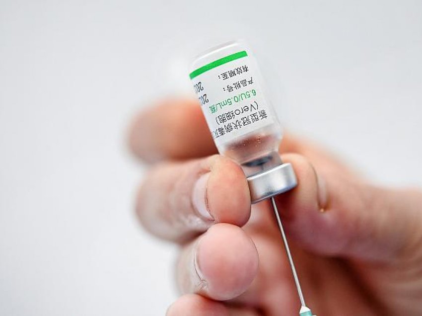 OBSH aprovon përdorimin e vaksinës kineze “Sinovac” kundër COVID-19