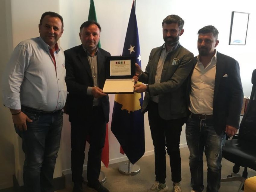 Vizita e veprimtarëve të mërgatës në konsullatën e Kosovës në Milano