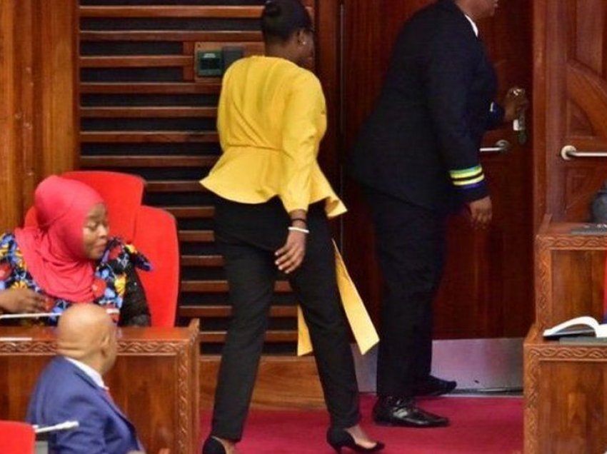 “Shko vishu mirë”, deputetja përjashtohet nga seanca pse veshi pantallona të ngushta
