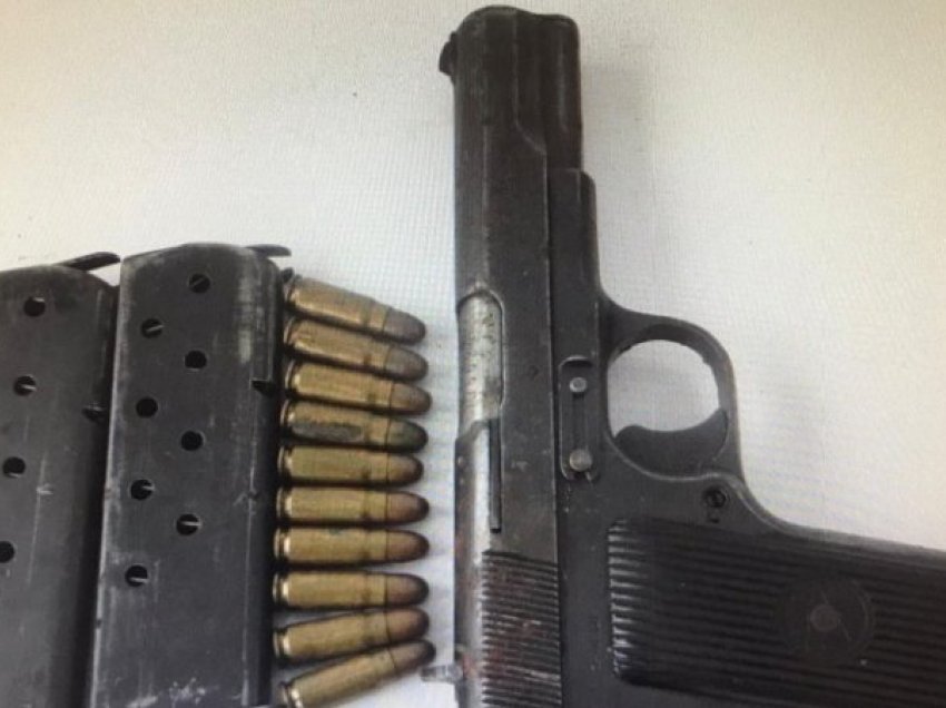 Në hambarin e shtëpisë i gjetën armë pa leje, arrestohet gjilanasi