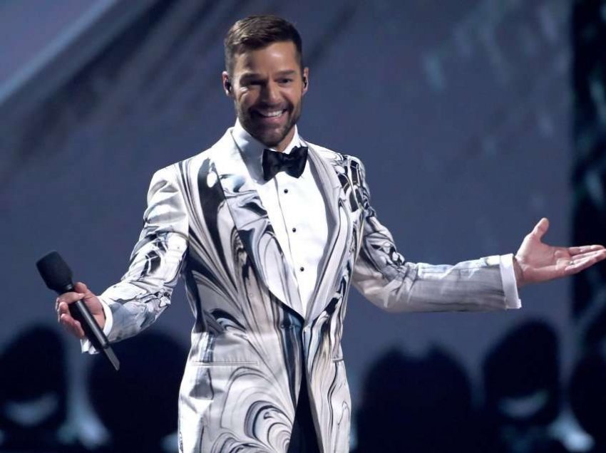 Ricky Martin flet rreth presionit për t’u deklaruar hapur si homoseksual
