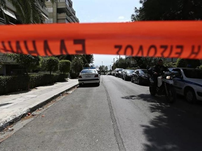 Vritet çifti francez në Korfuz, autori u bëri pritë dhe qëlloi pa iu “dridhur qerpiku”