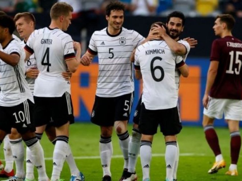Pesë gola në pjesë të parë, Gjermania shpartallon Letoninë
