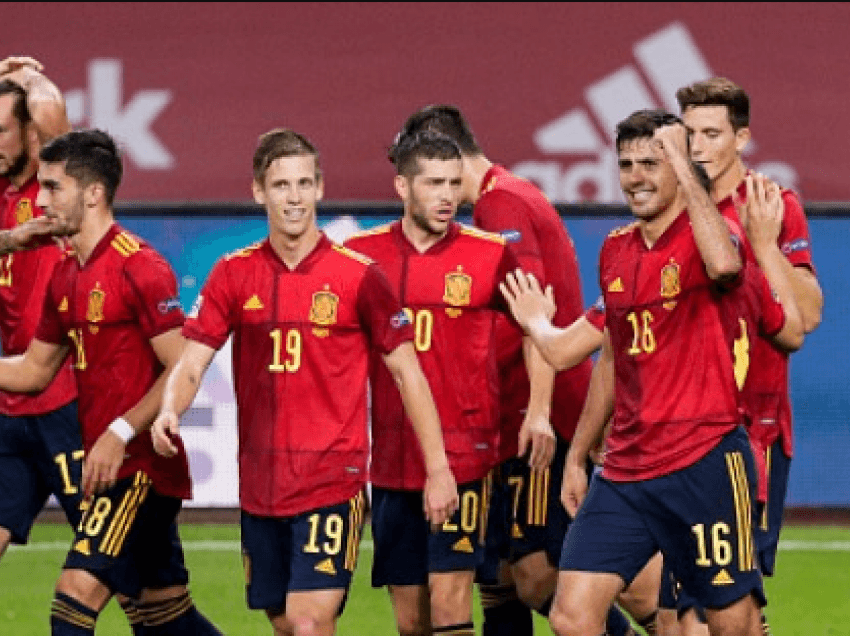 Të gjithë lojtarët e Spanjës dalin negativ në testin e COVID-19
