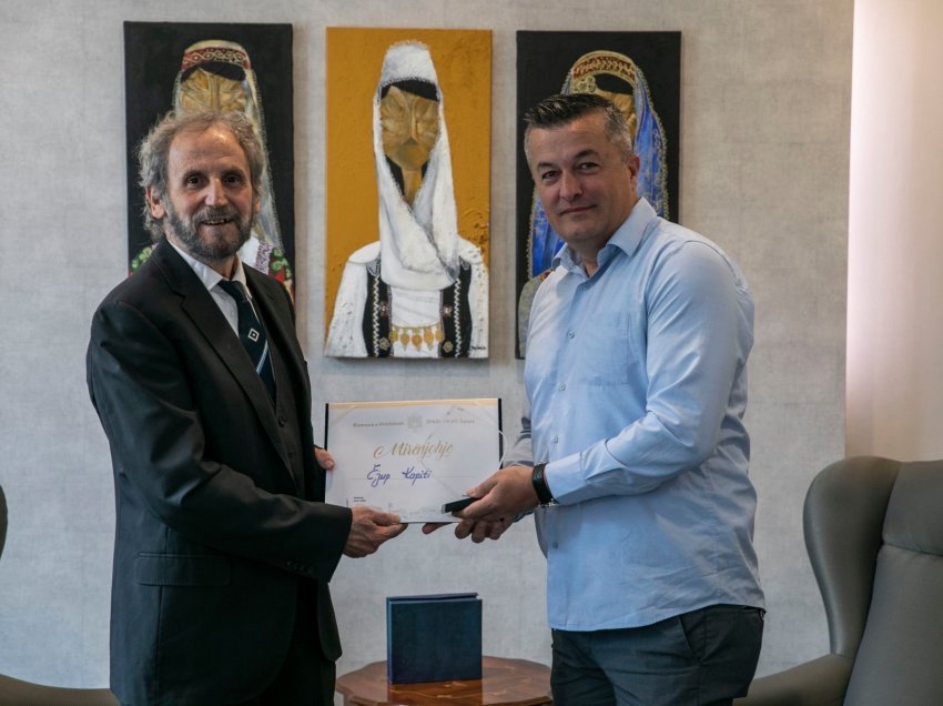 Ejup Mehmeti - Kapiti nderohet me mirënjohje për Vepër Jetësore nga komuna e Prishtinës 
