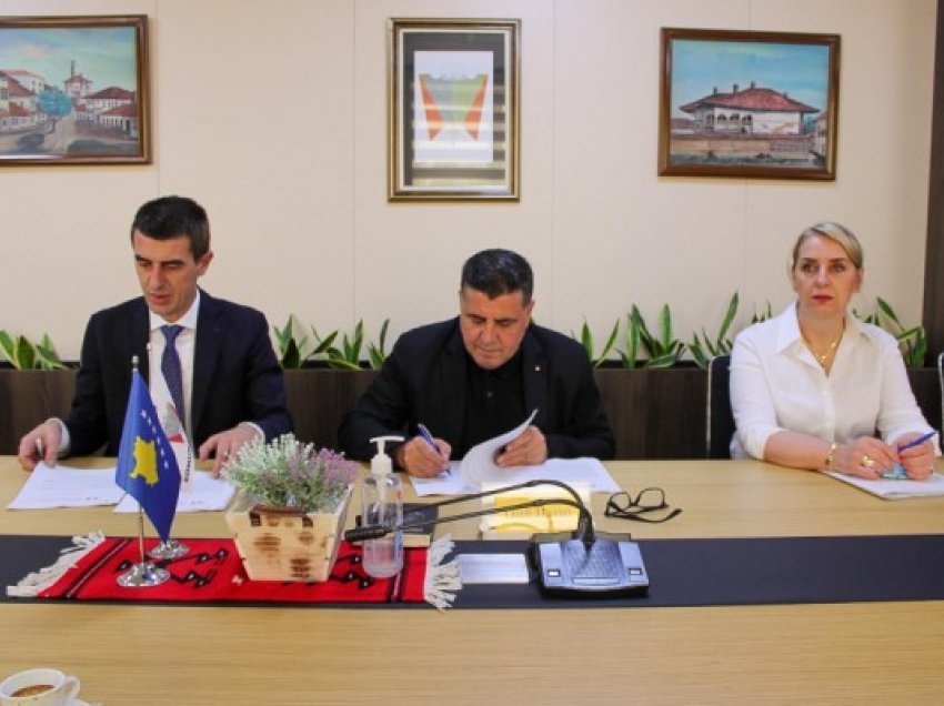 Nënshkruhet marrëveshje për transferimin zyrtar të Stacionit të Autobusëve në Gjilan në Ndërmarrje Publike Lokale