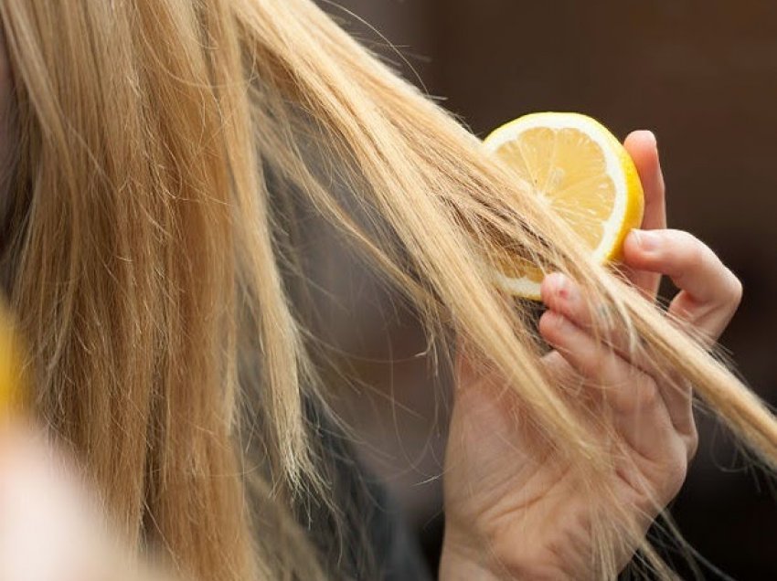 Trajtimet natyrale që ju ndihmojnë në rënien e flokëve
