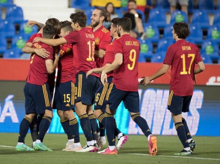 Të gjithë futbollistët e Spanjës rezultojnë negativë me COVID-19