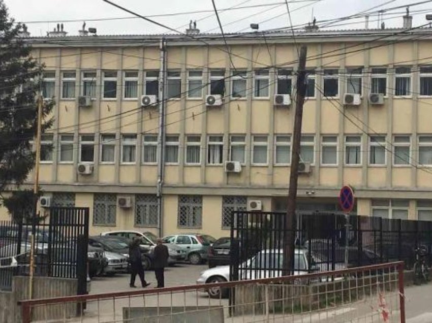 30 ditë paraburgim për personin që rrahu gruan dhe vajzën e tij në Prizren