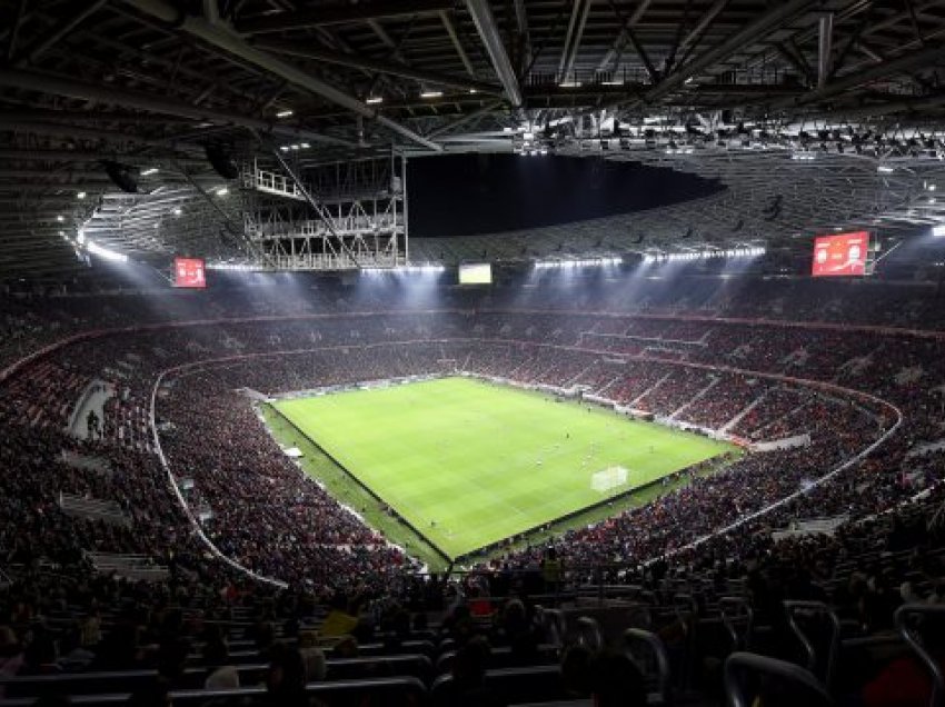 Stadiumi me kapacitet të plotë