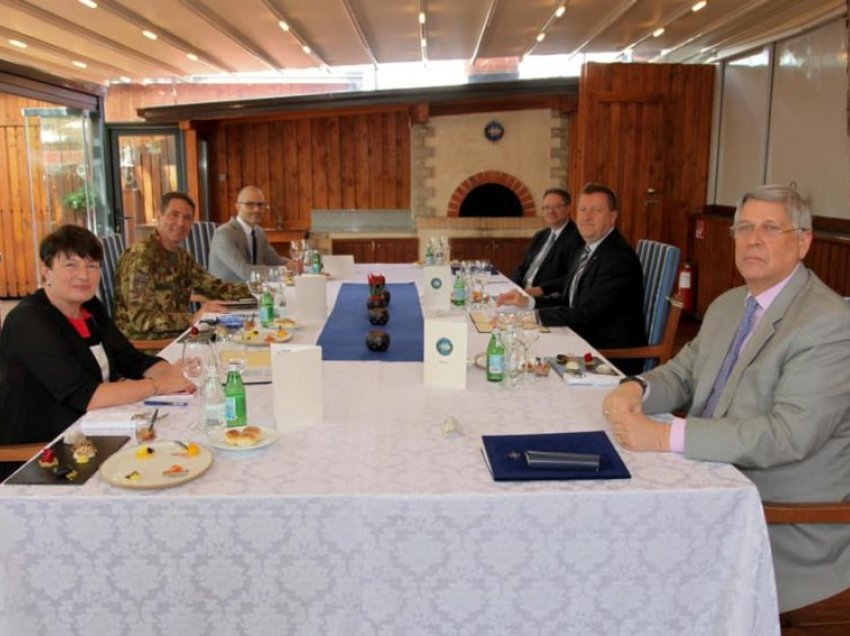 Siguria në Kosovë, Komandanti i KFOR-it takon krerët e Ambasadave të huaja
